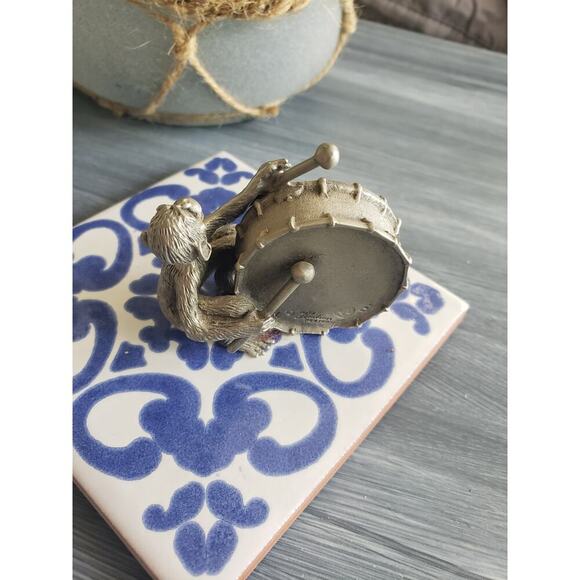 Hudson fine pewter monkey drummer figurine - Picture 6 of 6